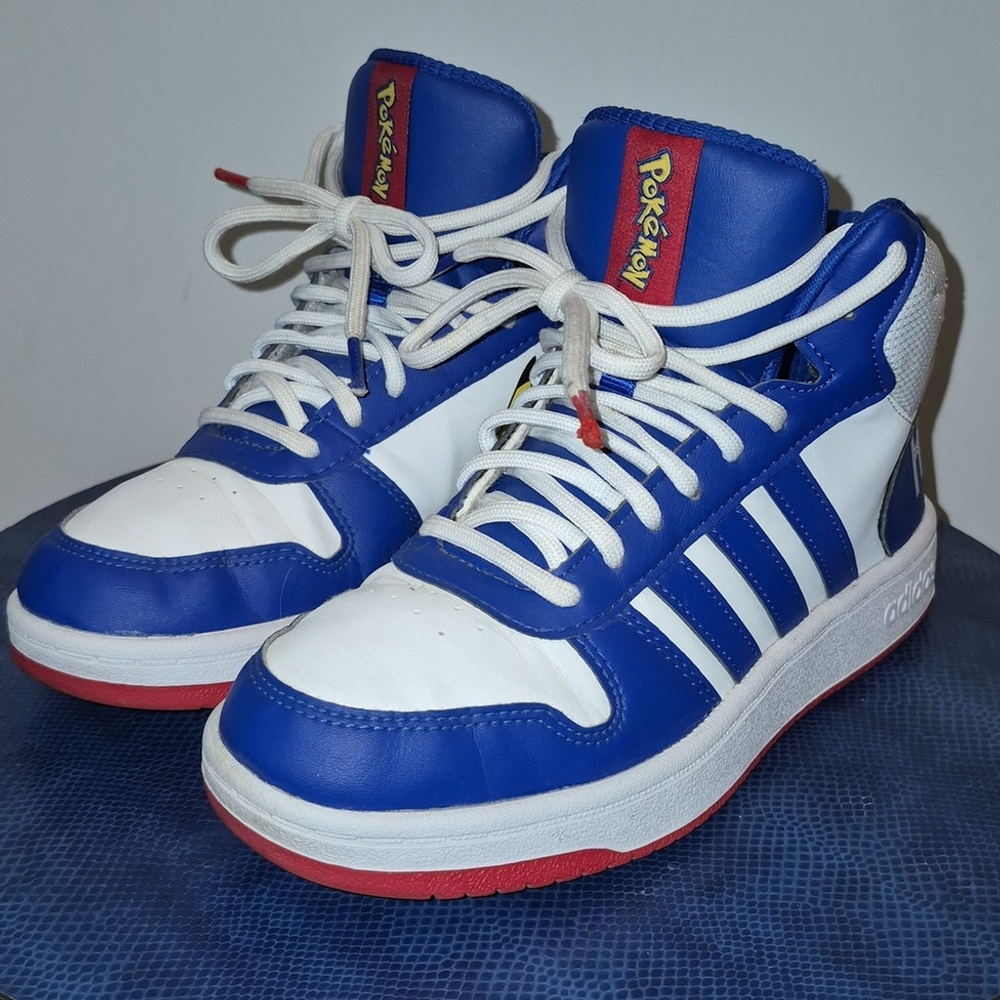 Adidas Pokémon Blue and White Sneakers sz.6 [#1639]
